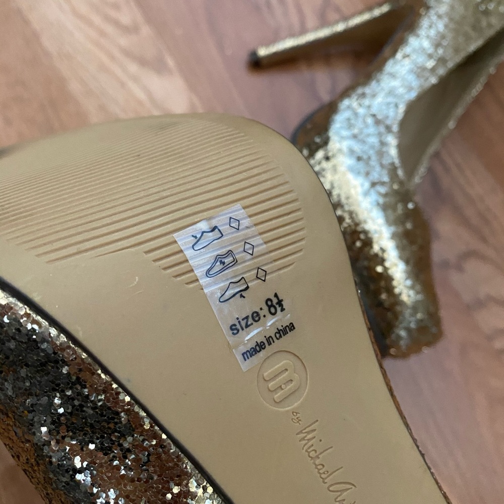 Gold sparkly heels! - Picture 6 of 6